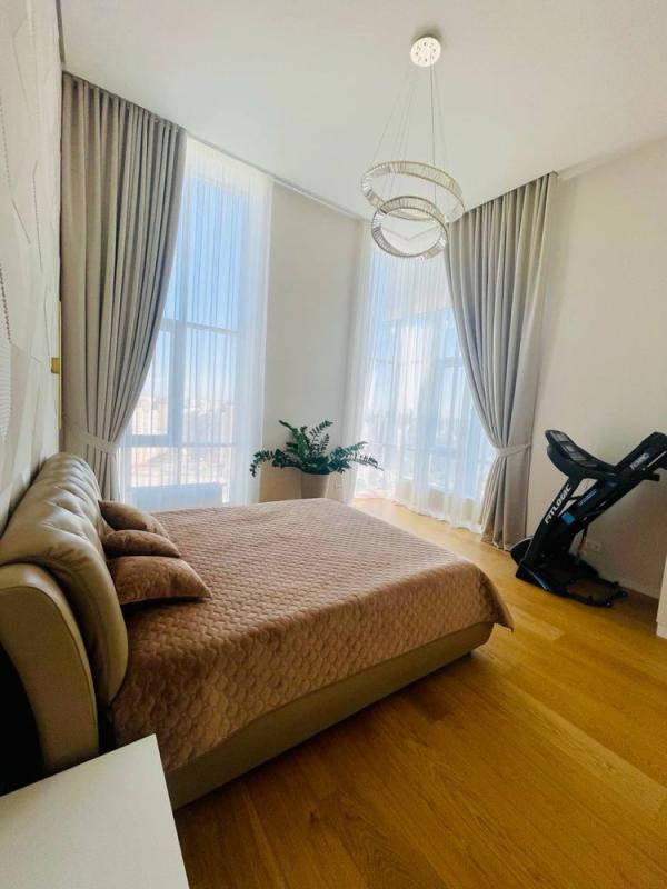 Sale 3 bedroom-(s) apartment 124 sq. m., Truskavetska Street 8