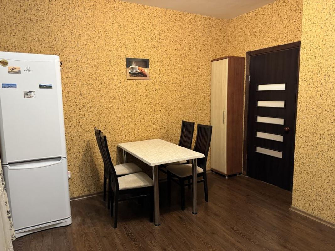Long term rent 1 bedroom-(s) apartment Oleny Pchilky Street 2