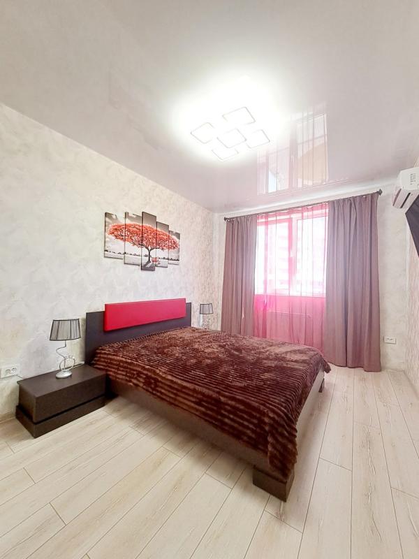 Long term rent 1 bedroom-(s) apartment Revutskoho Street 40