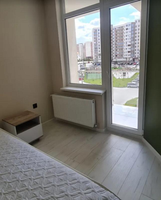 Продаж 2 кімнатної квартири 58 кв. м, Київська вул. 1