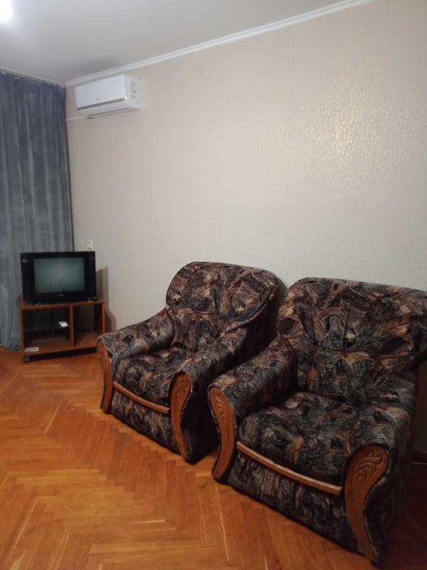 Long term rent 1 bedroom-(s) apartment Antonovycha Street (Horkoho Street) 24
