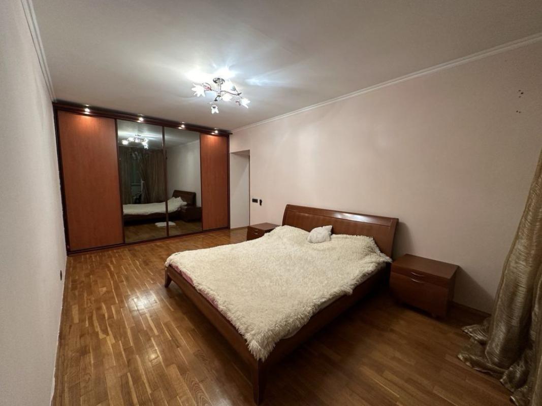 Продаж 2 кімнатної квартири 78 кв. м, Княжий Затон вул. 11