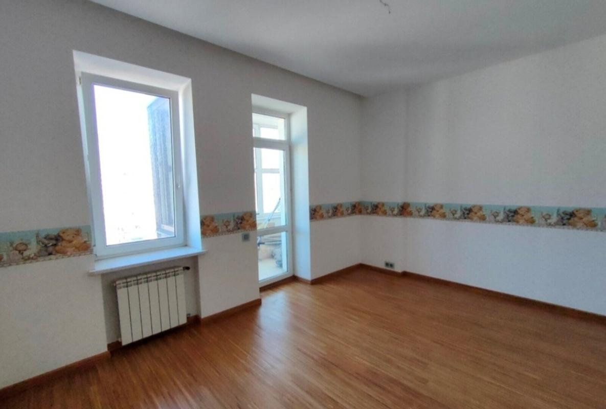 Продаж 4 кімнатної квартири 200 кв. м, Ковпака вул. 17