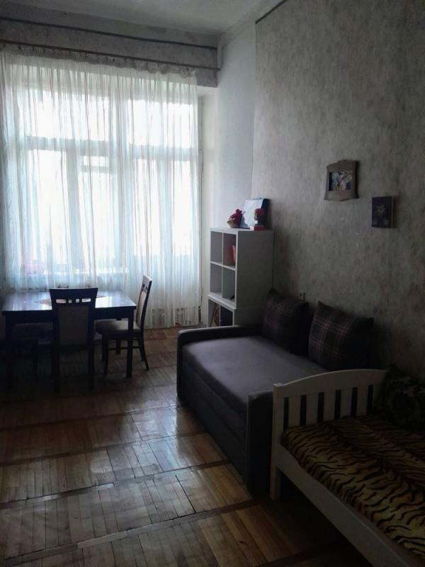 Продаж 3 кімнатної квартири 85 кв. м, Еспланадна вул. 2