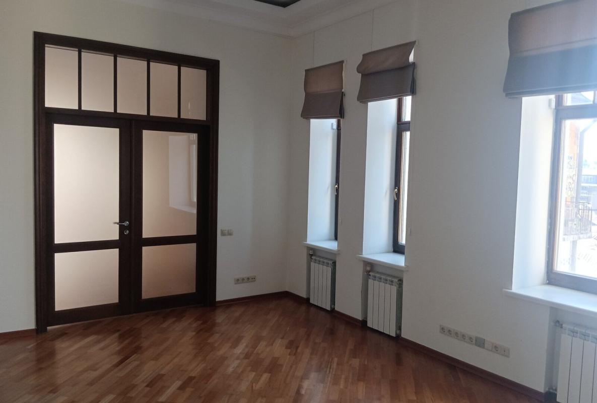 Long term rent 4 bedroom-(s) apartment Pankivska Street 8