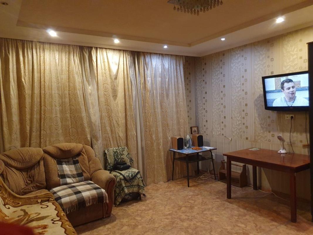 Long term rent 2 bedroom-(s) apartment Morozova Street 1