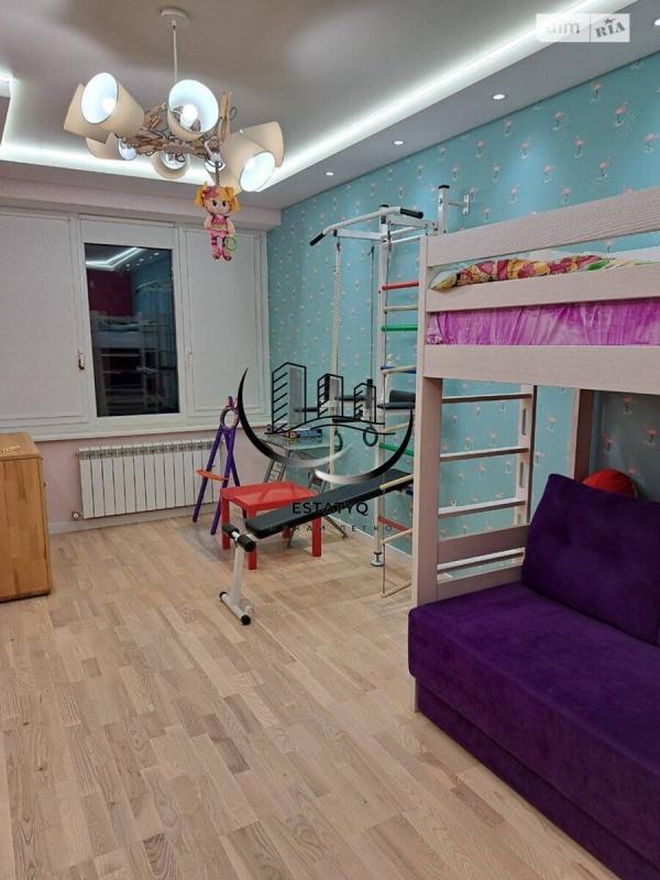 Long term rent 3 bedroom-(s) apartment Velyka Panasivska Street (Kotlova Street)