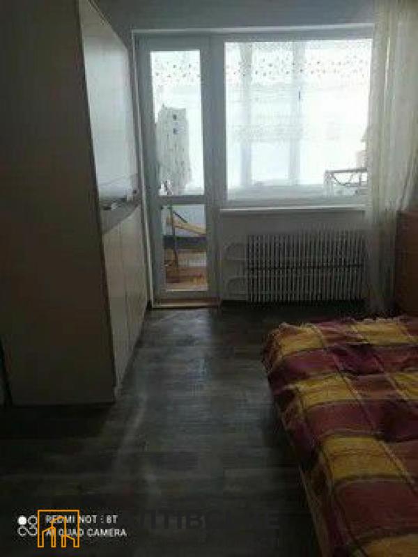 Продажа 3 комнатной квартиры 68 кв. м, Амосова ул. 27