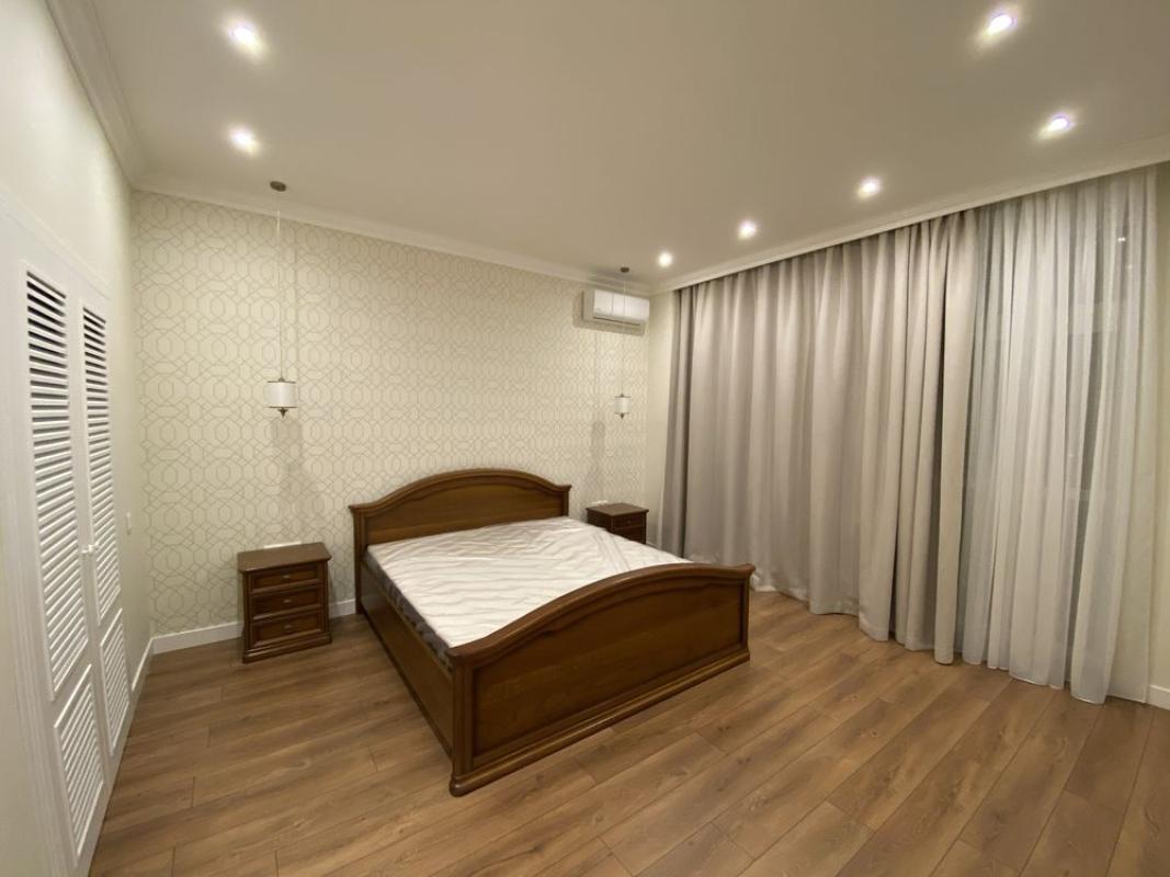 Long term rent 3 bedroom-(s) apartment Voloska Street 50/38