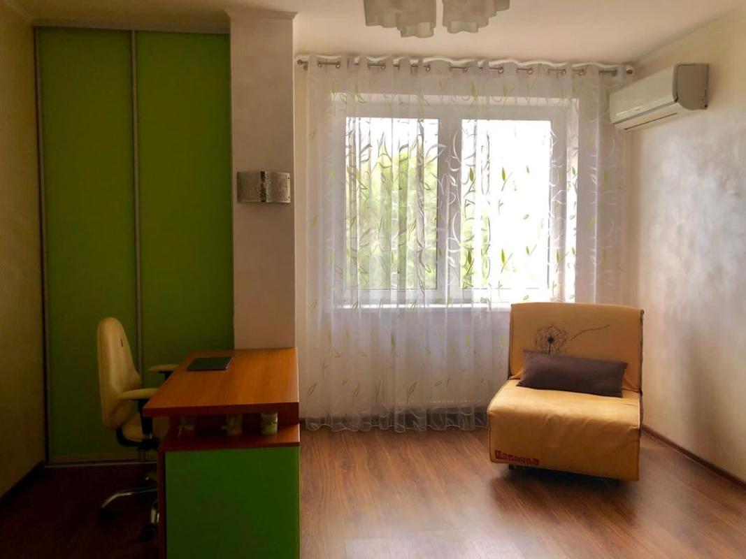 Long term rent 1 bedroom-(s) apartment Mytropolyta Vasylia Lypkivskoho Street (Urytskoho Street) 18