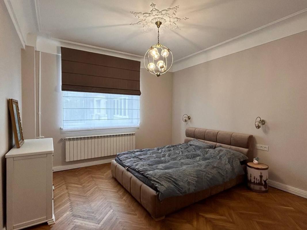 Продажа 3 комнатной квартиры 75 кв. м, Берестейский просп. (Победы) 30