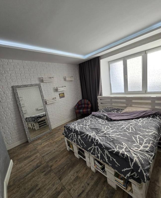 Sale 3 bedroom-(s) apartment 130 sq. m., Zaliska Street 5