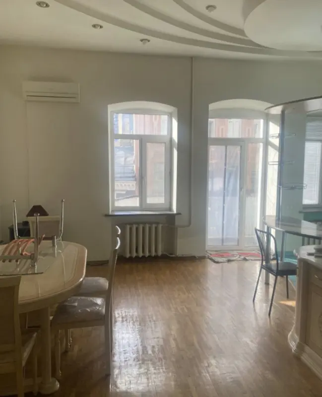 Apartment for sale - Mykhailivska Street 18в