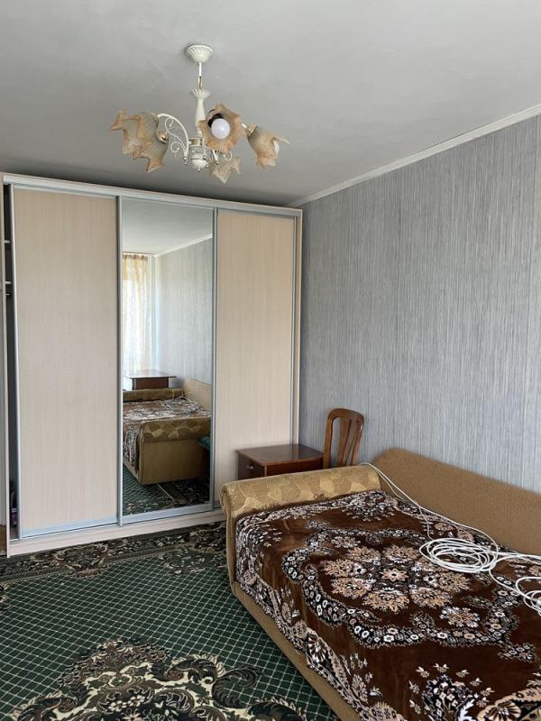 Продаж 1 кімнатної квартири 33 кв. м, Князя Романа Мстиславича вул. (Генерала Жмаченка) 12