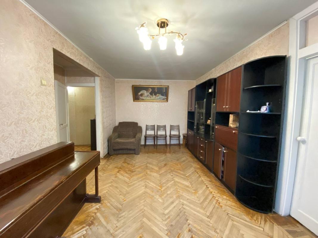 Long term rent 2 bedroom-(s) apartment Tankopiya Street 13/3