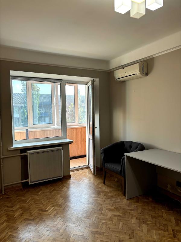 Long term rent 1 bedroom-(s) apartment Prazka Street 3