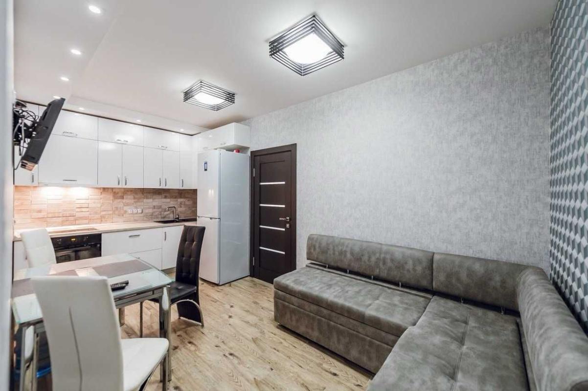 Long term rent 1 bedroom-(s) apartment Klavdiivska Street