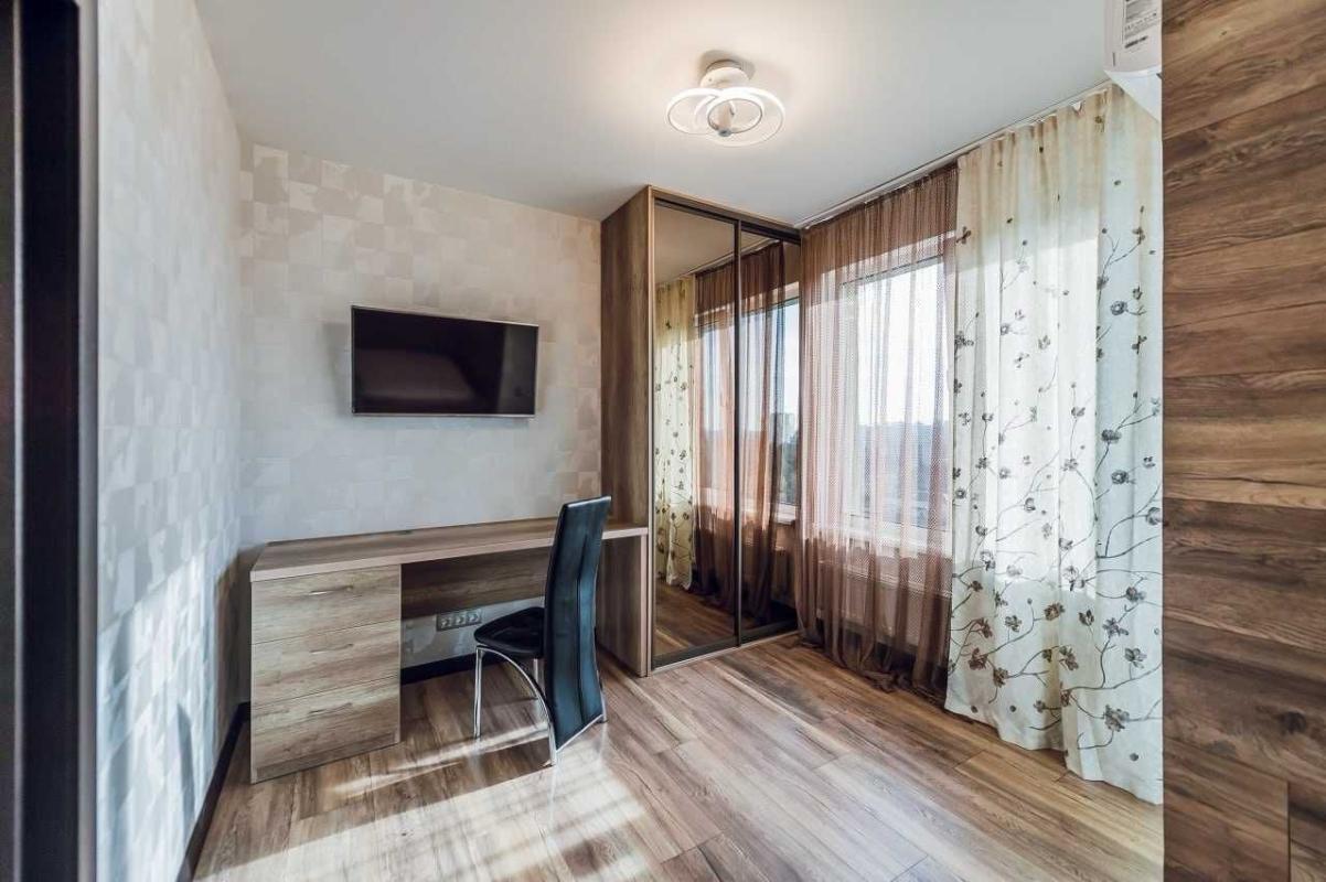 Long term rent 1 bedroom-(s) apartment Klavdiivska Street