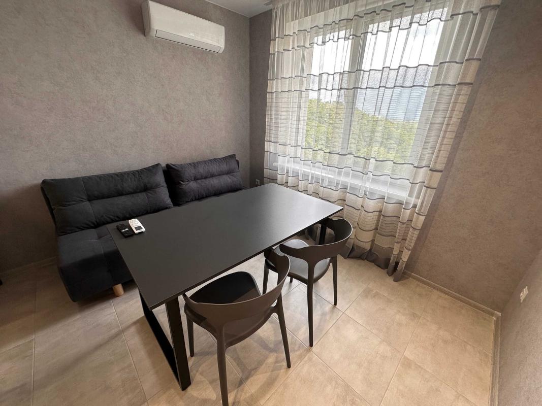 Sale 1 bedroom-(s) apartment 43 sq. m., Lysohirskyi Lane