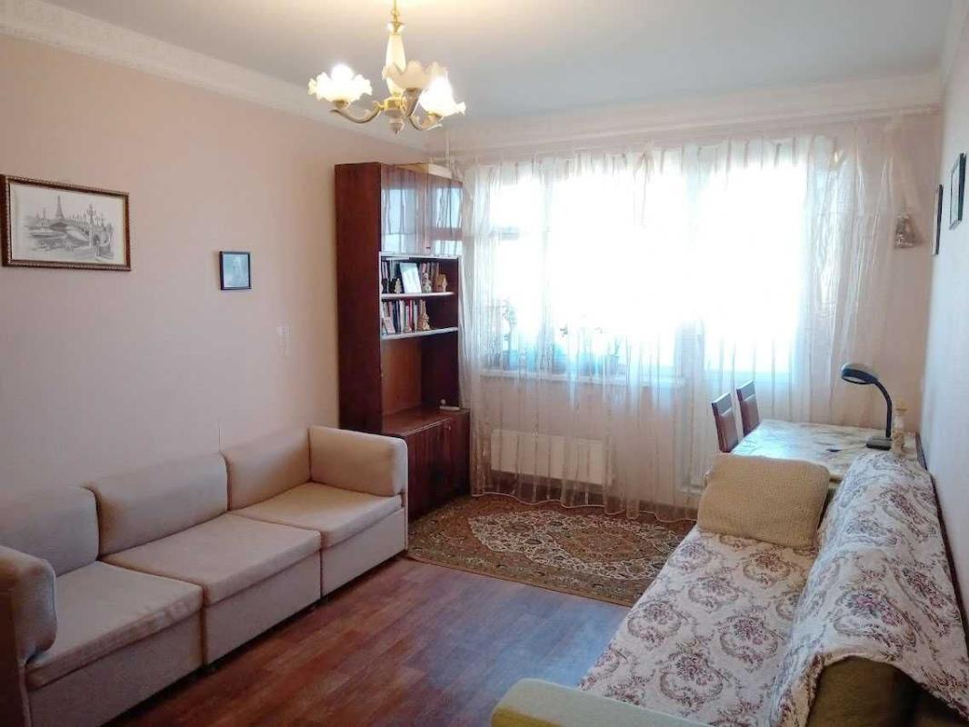 Long term rent 3 bedroom-(s) apartment Liudviga Svobody Avenue 58