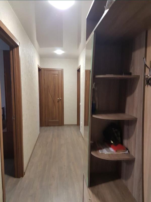 Long term rent 3 bedroom-(s) apartment Valentynivska street 21б