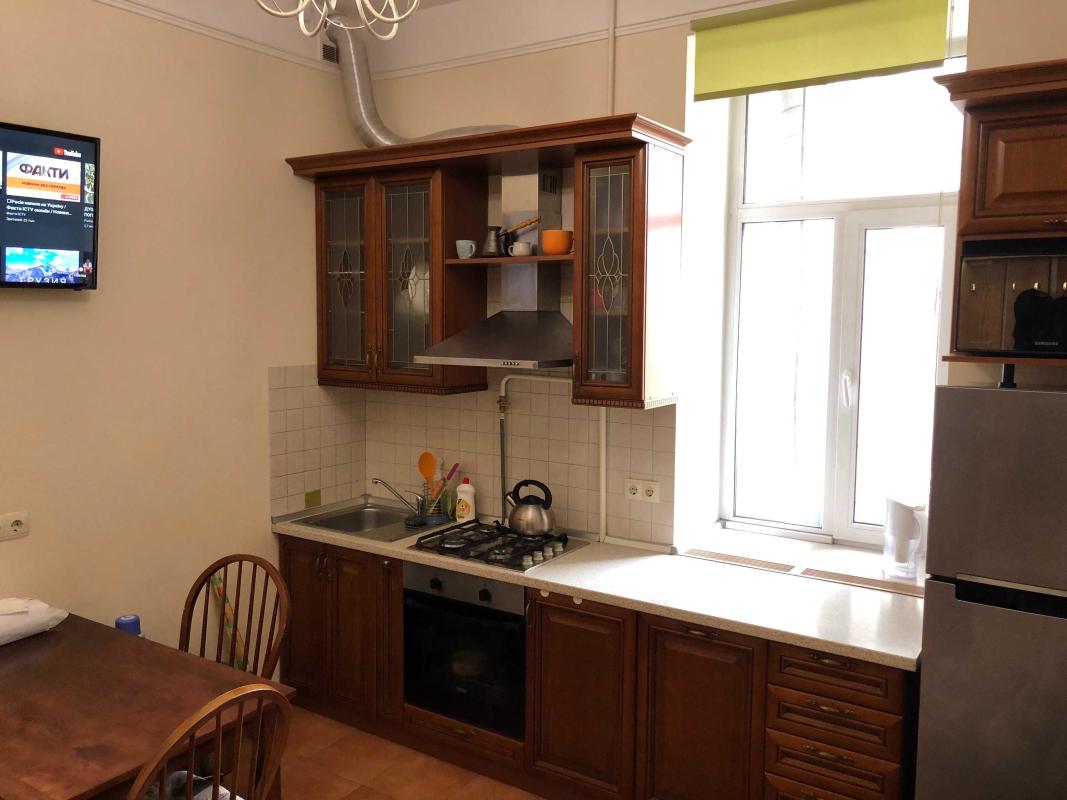 Long term rent 1 bedroom-(s) apartment Antonovycha Street (Horkoho Street) 39