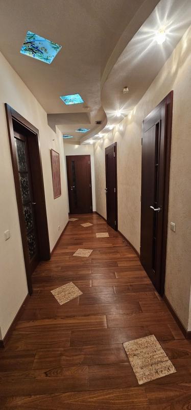 Долгосрочная аренда 5 комнатной квартиры Крещатик ул.