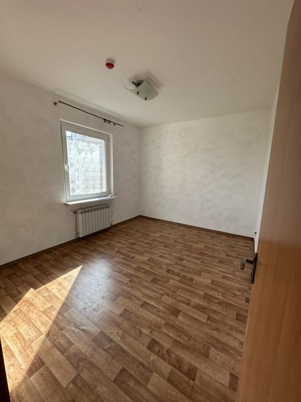 Продаж 2 кімнатної квартири 75 кв. м, Урлівська вул. 20