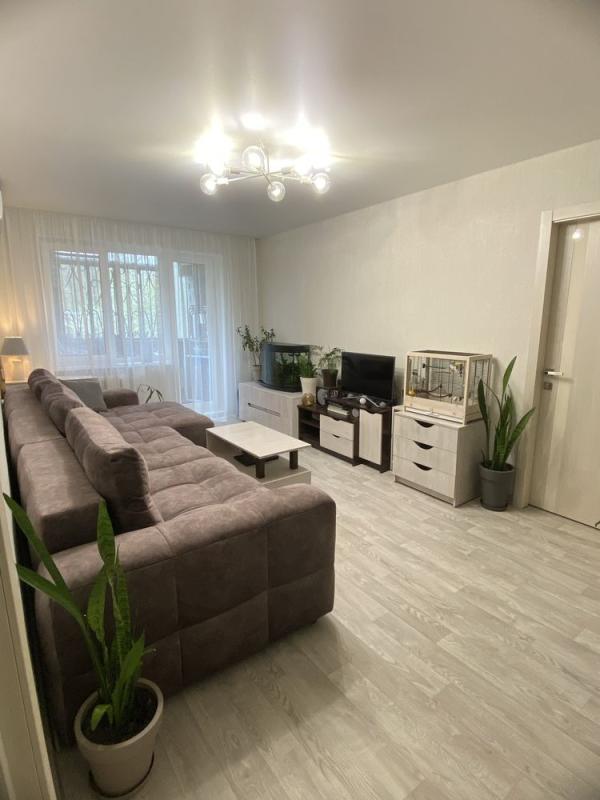 Sale 3 bedroom-(s) apartment 61 sq. m., Traktorobudivnykiv Avenue 138