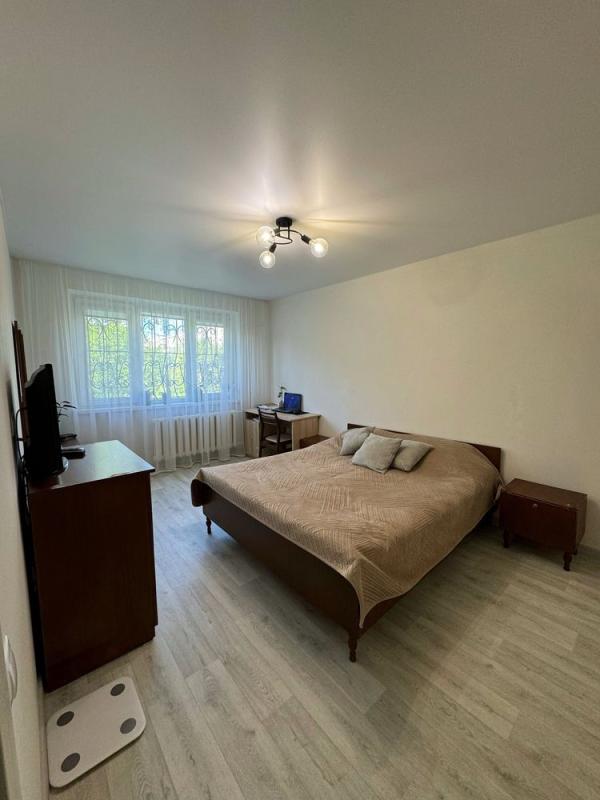 Sale 3 bedroom-(s) apartment 61 sq. m., Traktorobudivnykiv Avenue 138
