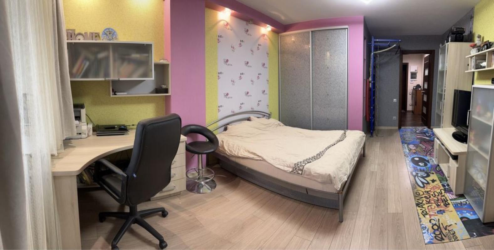 Продаж 3 кімнатної квартири 113 кв. м, Гвардійців-Широнінців вул. 27
