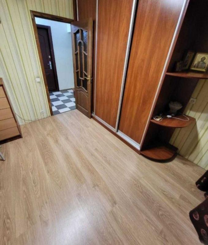 Long term rent 3 bedroom-(s) apartment Balakirieva Street 50а