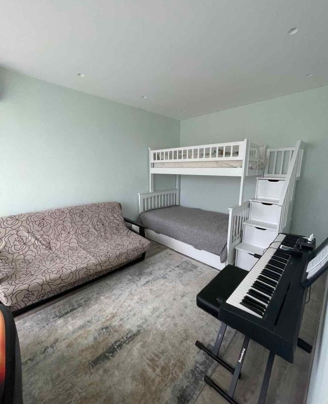 Sale 3 bedroom-(s) apartment 59 sq. m., Centralna street