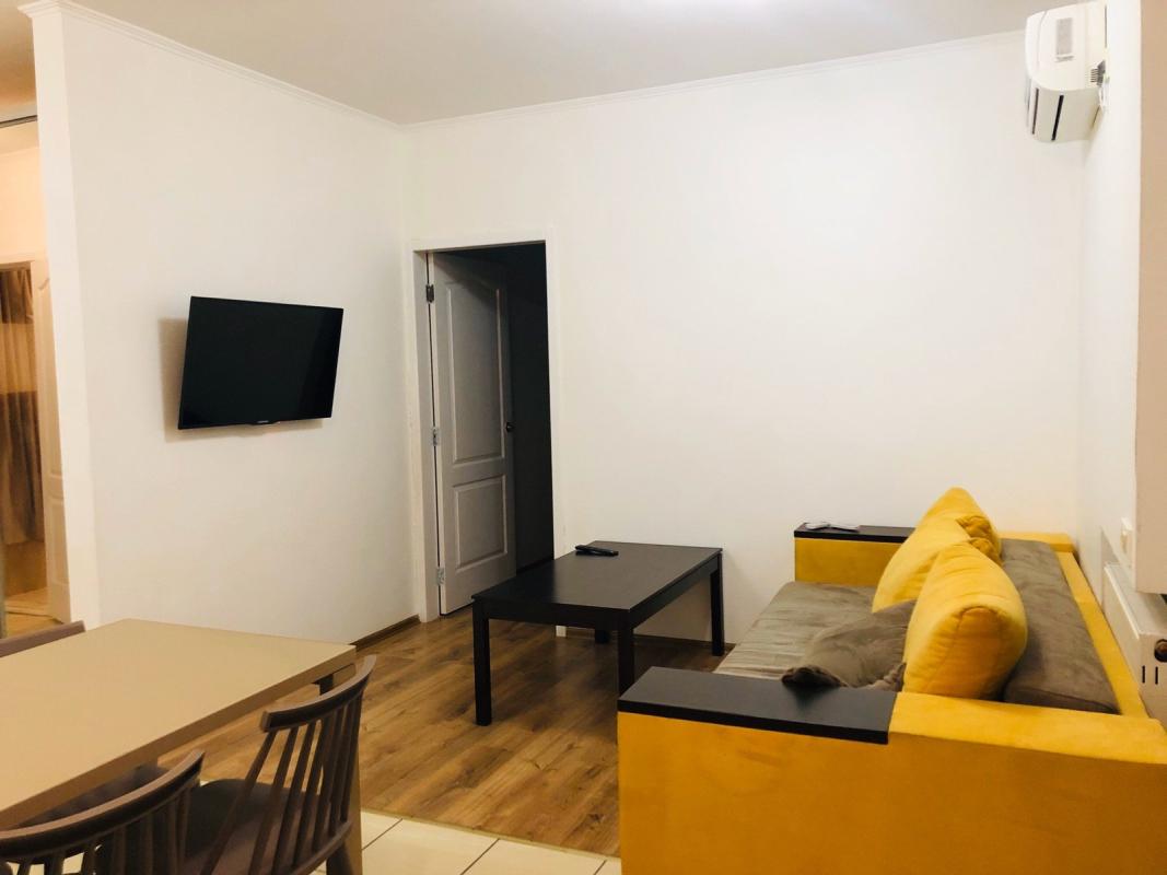 Long term rent 1 bedroom-(s) apartment Peremohy Avenue 66р