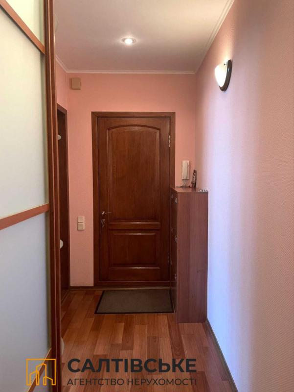 Продаж 3 кімнатної квартири 64 кв. м, Сонячна вул. 13