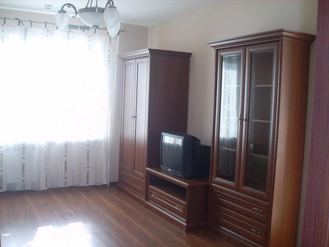 Long term rent 2 bedroom-(s) apartment Anny Akhmatovoi Street 28