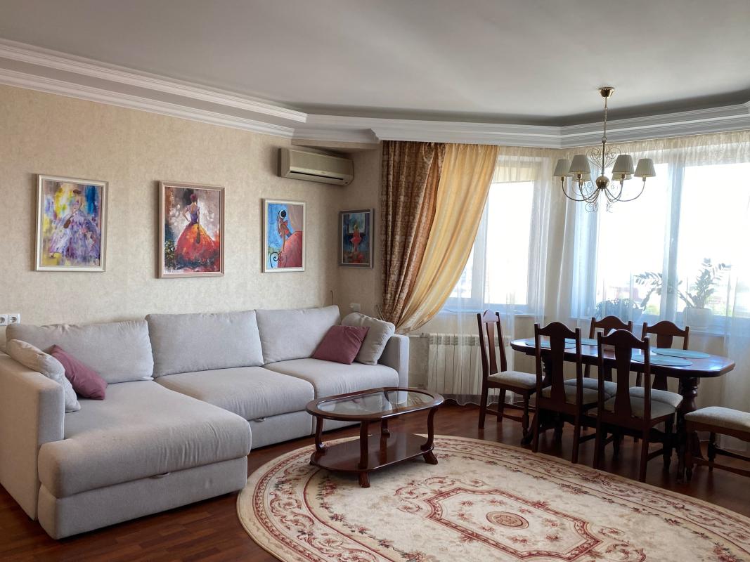 Long term rent 3 bedroom-(s) apartment Mykilsko-Slobidska Street 2в