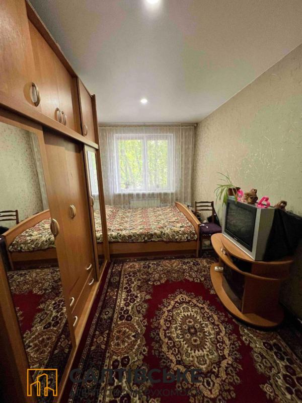 Продаж 3 кімнатної квартири 73 кв. м, Амосова вул. 5
