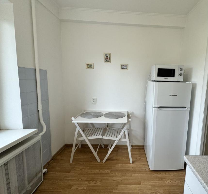 Long term rent 1 bedroom-(s) apartment Vvedenska Street 42