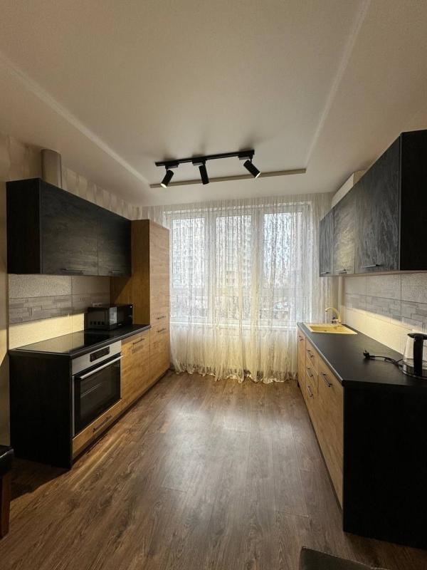 Long term rent 1 bedroom-(s) apartment Dragomanova Street 10