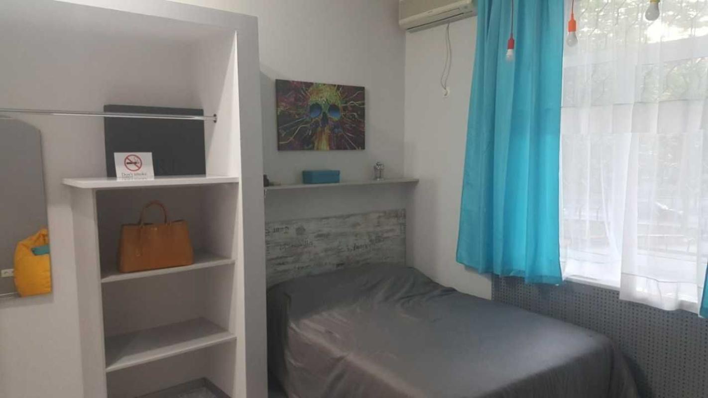 Long term rent 3 bedroom-(s) apartment Nezalezhnosti avenue (Pravdy Avenue) 7 (п10-п13)