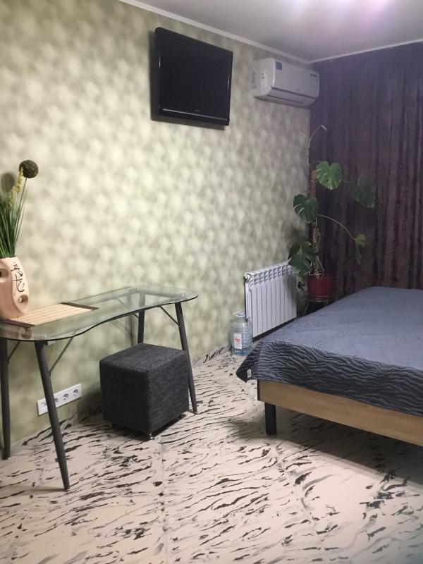 Sale 2 bedroom-(s) apartment 43 sq. m., Hvardiytsiv-Shyronintsiv Street 79
