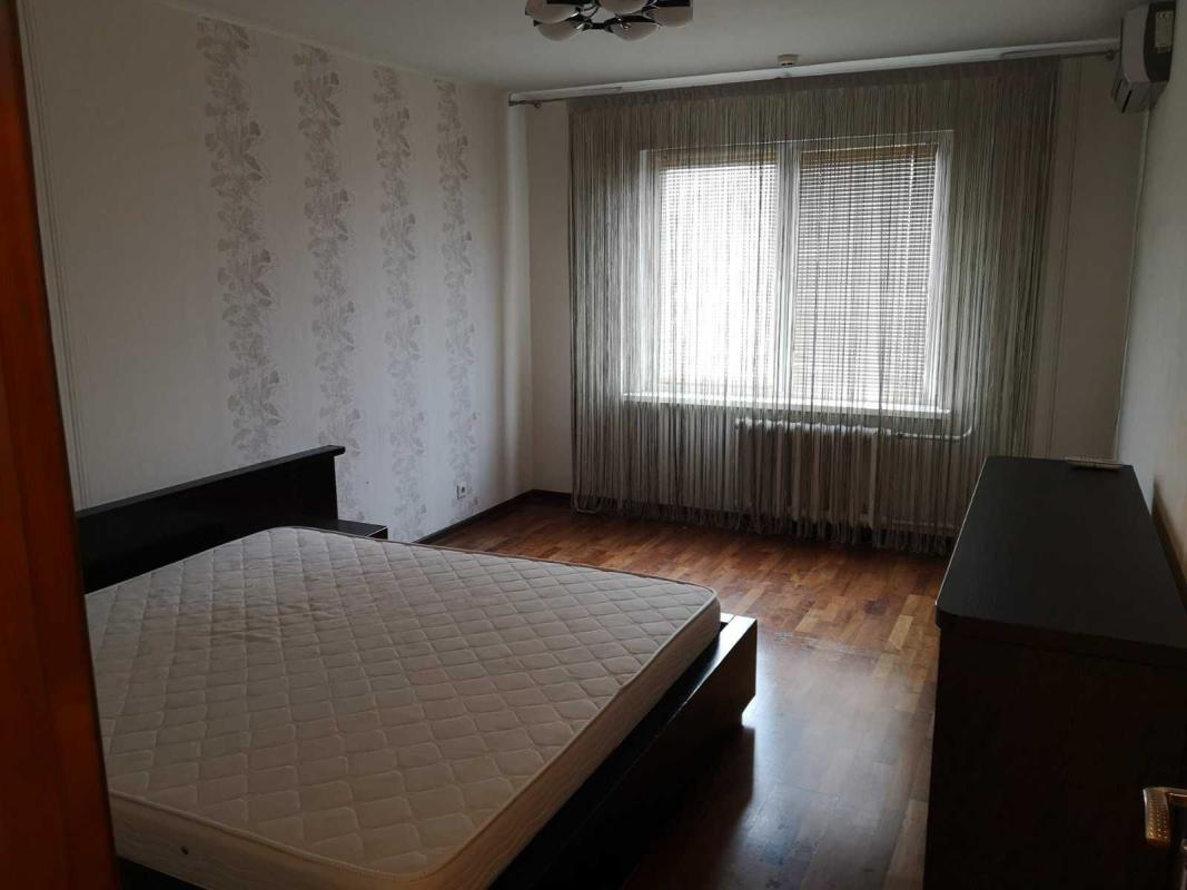 Long term rent 2 bedroom-(s) apartment Anny Akhmatovoi Street 22