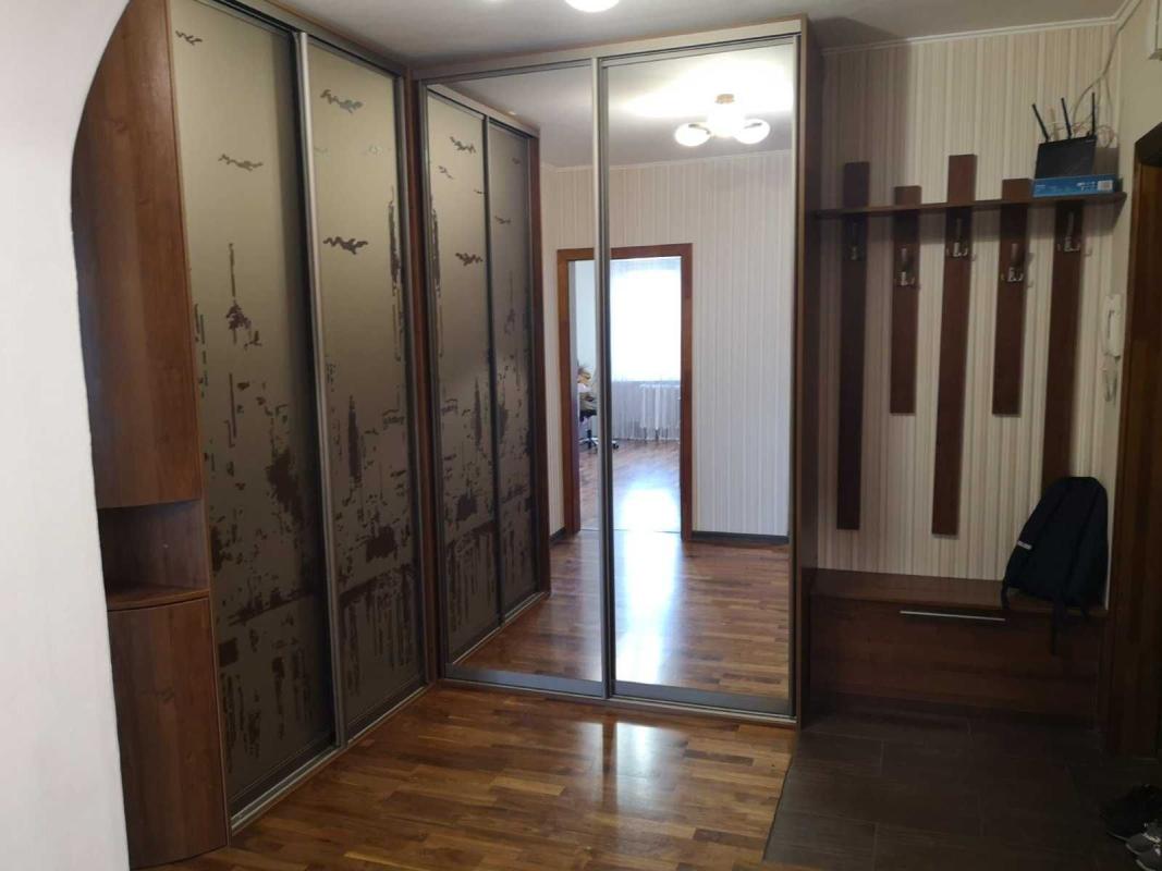 Long term rent 2 bedroom-(s) apartment Anny Akhmatovoi Street 22