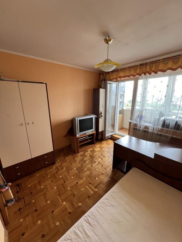 Продажа 4 комнатной квартиры 83 кв. м, Новгородская ул. 20