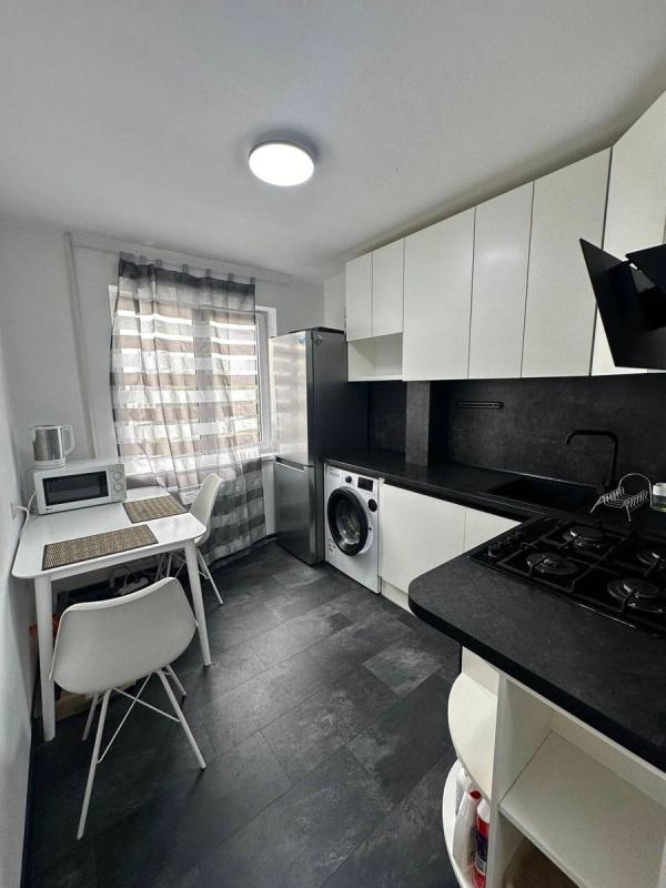 Long term rent 2 bedroom-(s) apartment Verkhovnoi Rady Boulevard 8/20