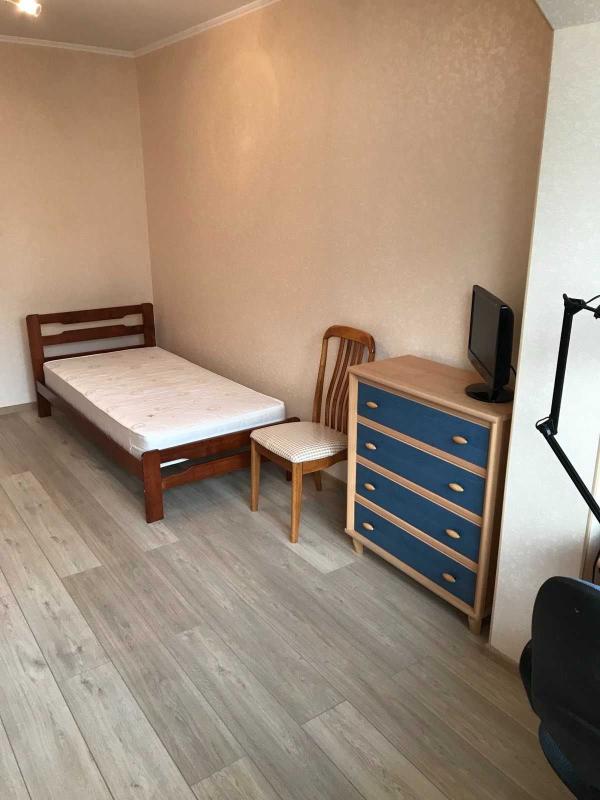 Продаж 2 кімнатної квартири 56 кв. м, Михайла Гришка вул. 38а