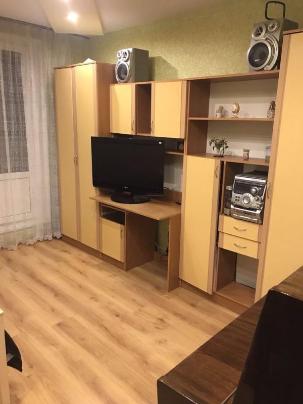 Продажа 3 комнатной квартиры 63 кв. м, Холодногорская ул. (Елизарова) 6