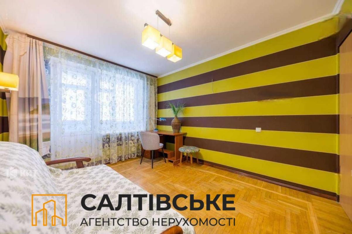 Продажа 3 комнатной квартиры 65 кв. м, Гвардейцев-Широнинцев ул. 73