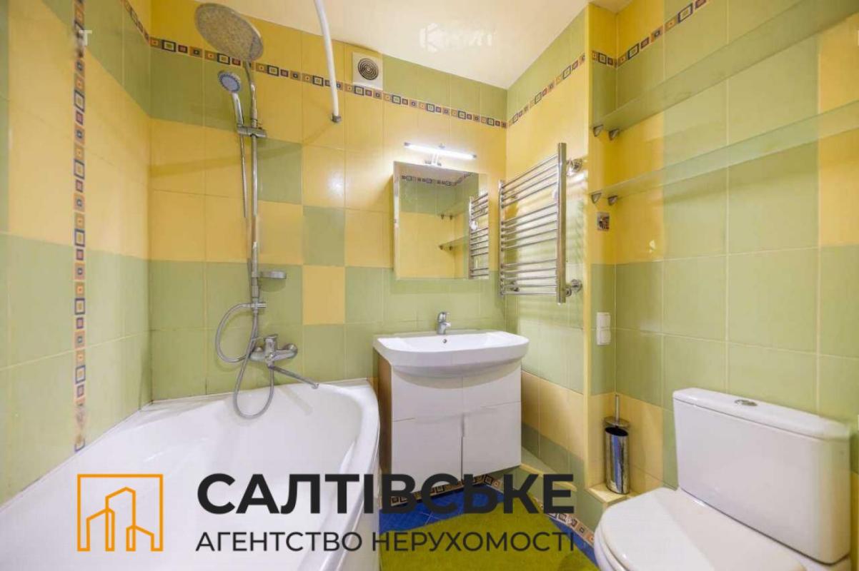 Sale 3 bedroom-(s) apartment 65 sq. m., Hvardiytsiv-Shyronintsiv Street 73